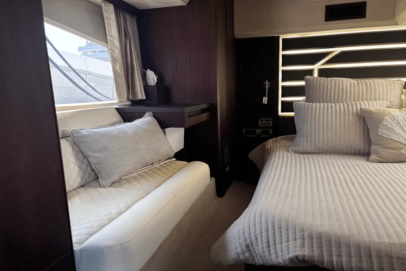 Slide: The Image of Galeon 425 HTS 2021 - 55