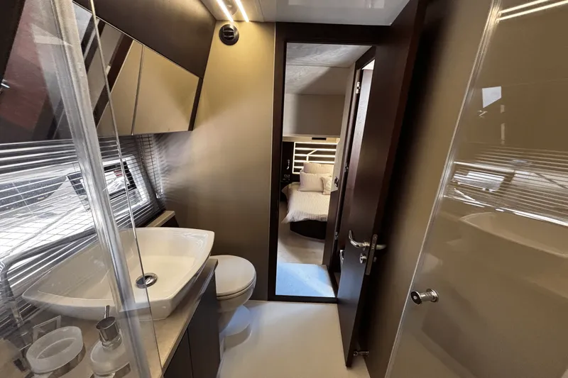 Slide: The Image of Galeon 425 HTS 2021 - 60