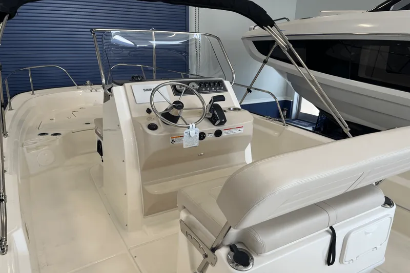 Slide: The Image of Boston Whaler 210 Montauk 2025 - 4