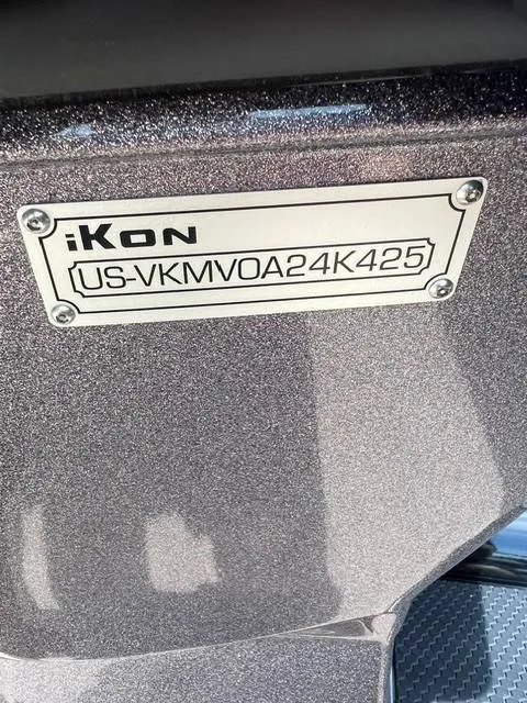 Slide: The Image of Ikon Boats VLX 20 2025 - 12