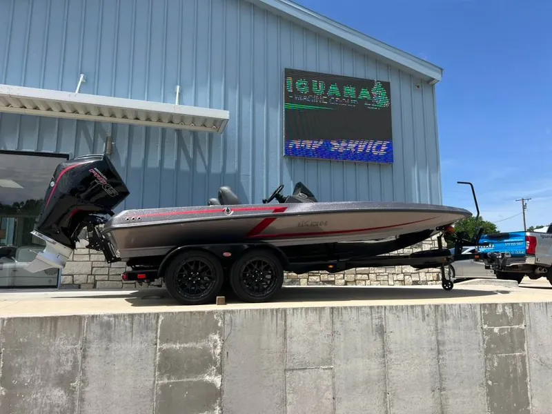 Slide: The Image of Ikon Boats VLX 20 2025 - 2