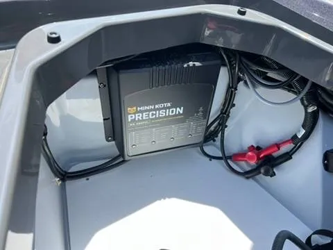 Slide: The Image of Ikon Boats VLX 20 2025 - 5