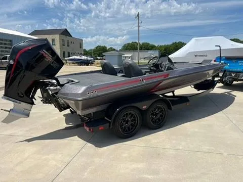 Slide: The Image of Ikon Boats VLX 20 2025 - 7