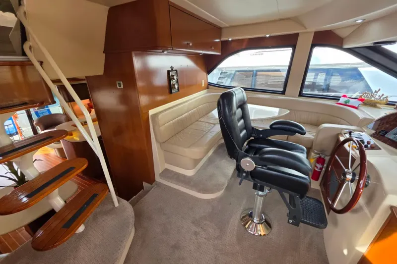 Slide: The Image of Meridian 580 Pilothouse 2005 - 18