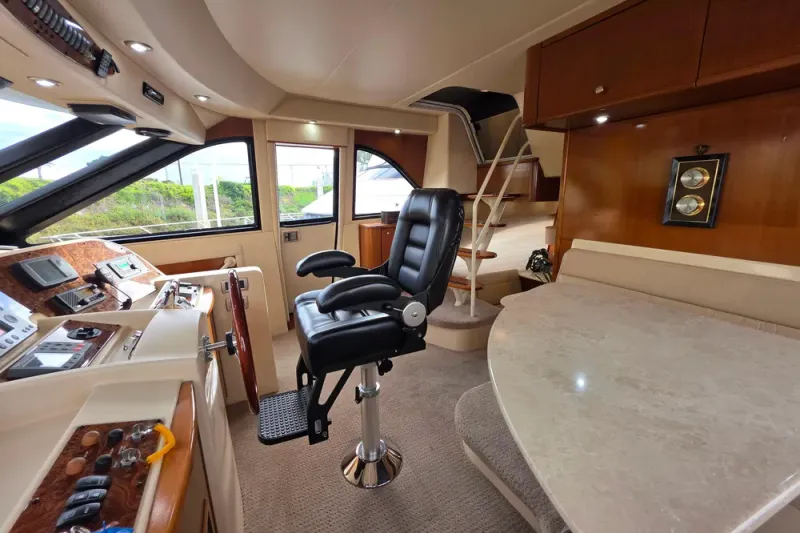 Slide: The Image of Meridian 580 Pilothouse 2005 - 19