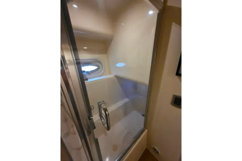 Slide: The Image of Meridian 580 Pilothouse 2005 - 31