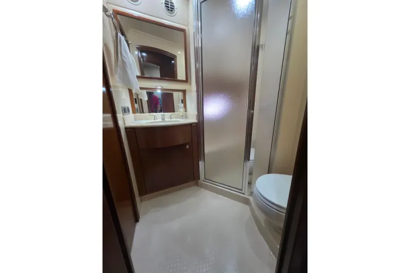 Slide: The Image of Meridian 580 Pilothouse 2005 - 38