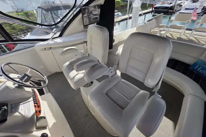 Slide: The Image of Meridian 580 Pilothouse 2005 - 70