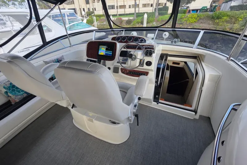 Slide: The Image of Meridian 580 Pilothouse 2005 - 52