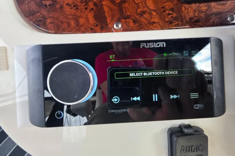 Slide: The Image of Meridian 580 Pilothouse 2005 - 55