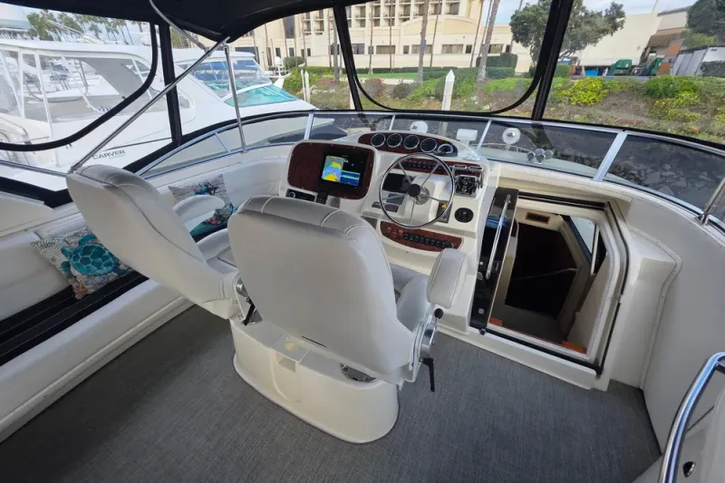 Slide: The Image of Meridian 580 Pilothouse 2005 - 59