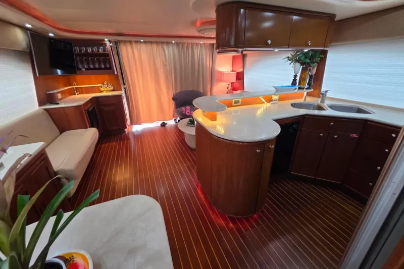 Slide: The Image of Meridian 580 Pilothouse 2005 - 9