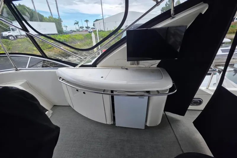 Slide: The Image of Meridian 580 Pilothouse 2005 - 49