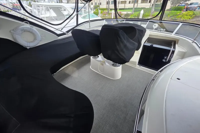 Slide: The Image of Meridian 580 Pilothouse 2005 - 46