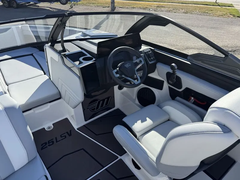 Slide: The Image of Malibu 25 LSV 2026 - 10