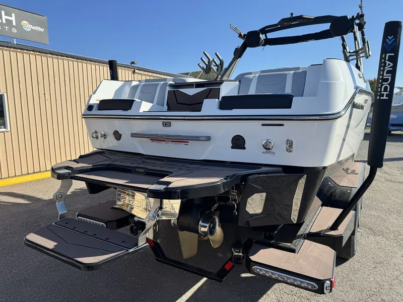 Slide: The Image of Malibu 25 LSV 2026 - 7