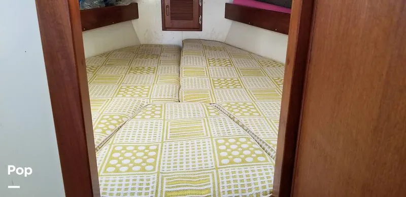 Slide: The Image of V Berth - 8045212