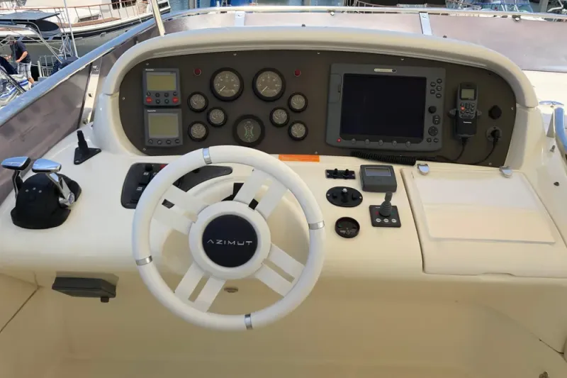 Slide: The Image of Azimut 62E 2007 - 30