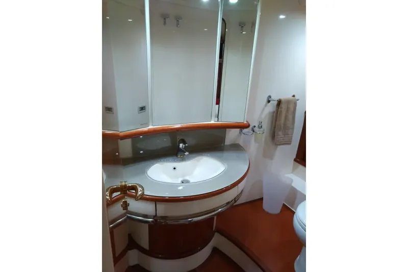 Slide: The Image of Azimut 62E 2007 - 27