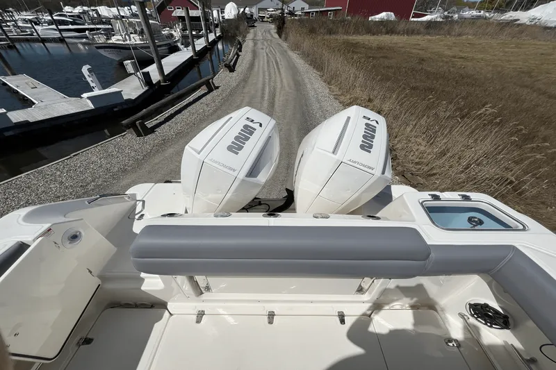 Slide: The Image of Boston Whaler 250 Outrage 2025 - 3