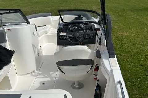 Slide: The Image of Bayliner 215 Deck Boat 2019 - 21