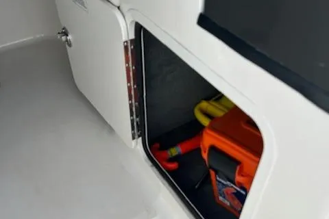 Slide: The Image of Bayliner 215 Deck Boat 2019 - 6