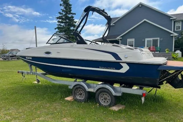 Slide: The Image of Bayliner 215 Deck Boat 2019 - 1