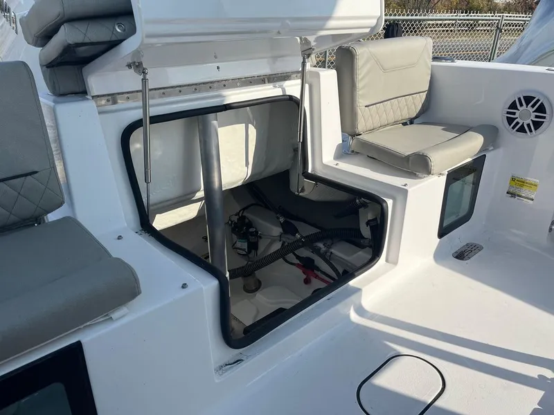 Slide: The Image of Sportsman Heritage 231 Center Console 2024 - 9