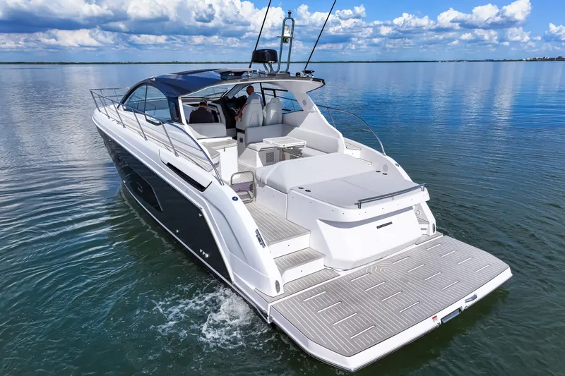 Slide: The Image of Azimut ATLANTIS 45 2025 - 10
