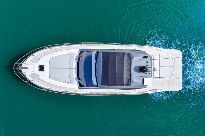 Slide: The Image of Azimut ATLANTIS 45 2025 - 13