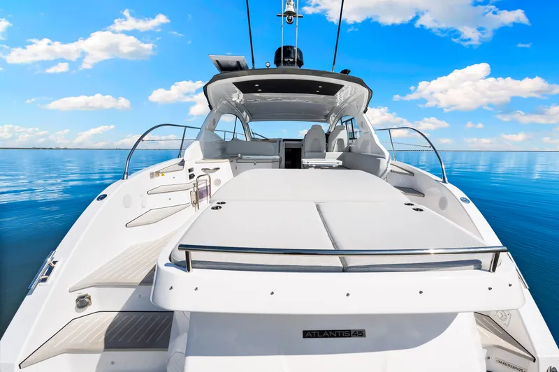 Slide: The Image of Azimut ATLANTIS 45 2025 - 20