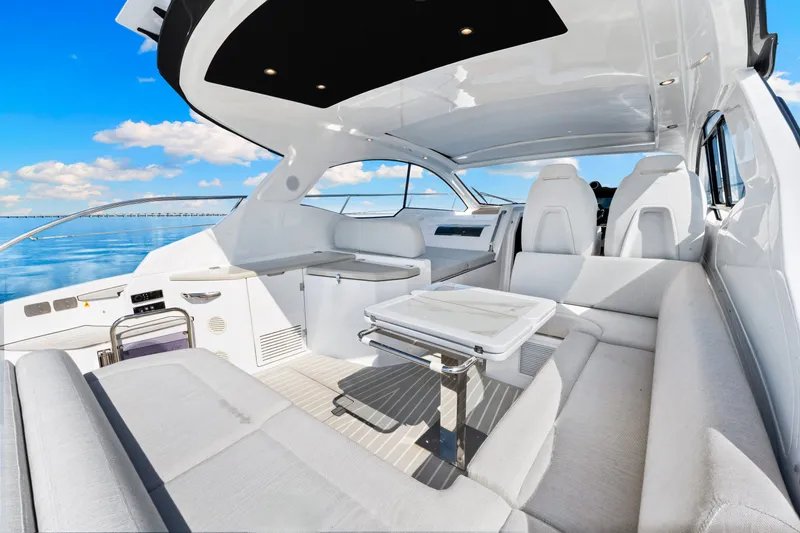 Slide: The Image of Azimut ATLANTIS 45 2025 - 26