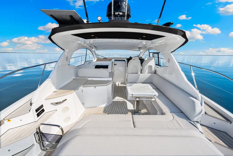 Slide: The Image of Azimut ATLANTIS 45 2025 - 27