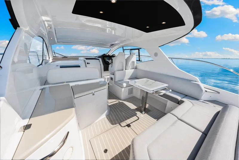 Slide: The Image of Azimut ATLANTIS 45 2025 - 28
