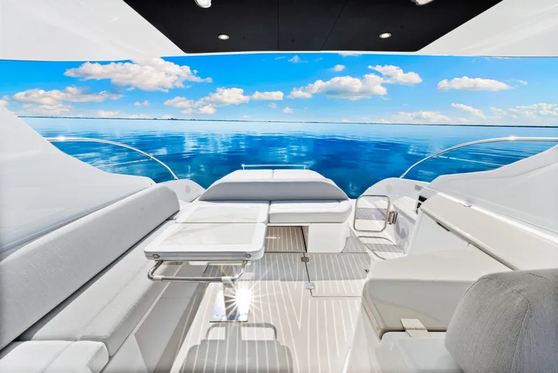 Slide: The Image of Azimut ATLANTIS 45 2025 - 37