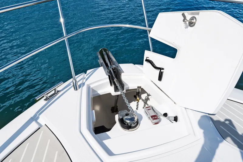 Slide: The Image of Azimut ATLANTIS 45 2025 - 44