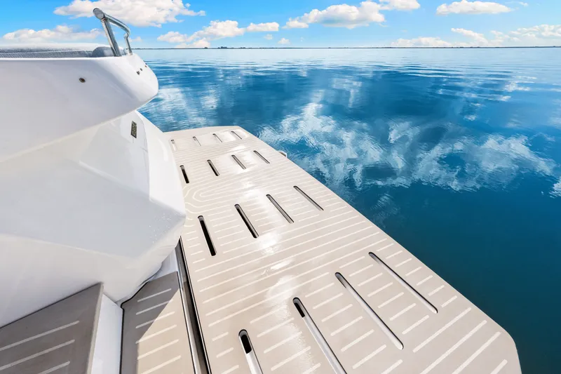 Slide: The Image of Azimut ATLANTIS 45 2025 - 45