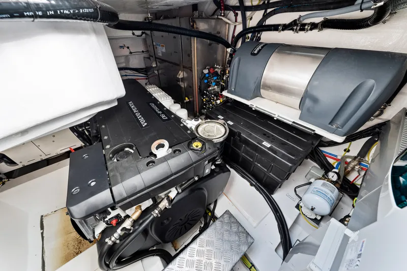 Slide: The Image of Azimut ATLANTIS 45 2025 - 58