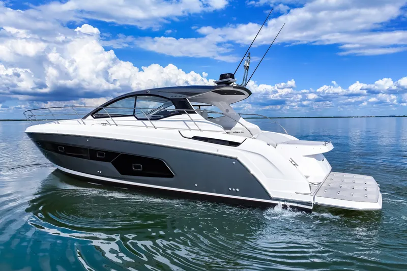 Slide: The Image of Azimut ATLANTIS 45 2025 - 6