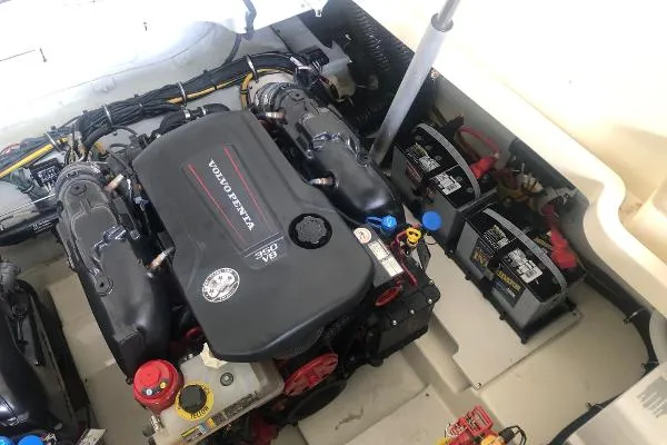 Slide: The Image of Chris-Craft Launch 31 GT 2020 - 76