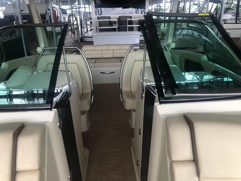 Slide: The Image of Chris-Craft Launch 31 GT 2020 - 64