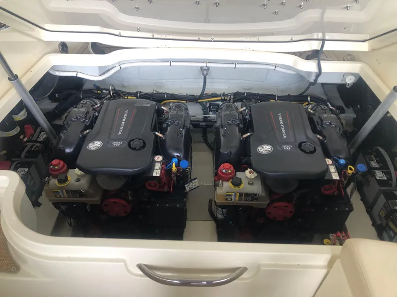Slide: The Image of Chris-Craft Launch 31 GT 2020 - 68