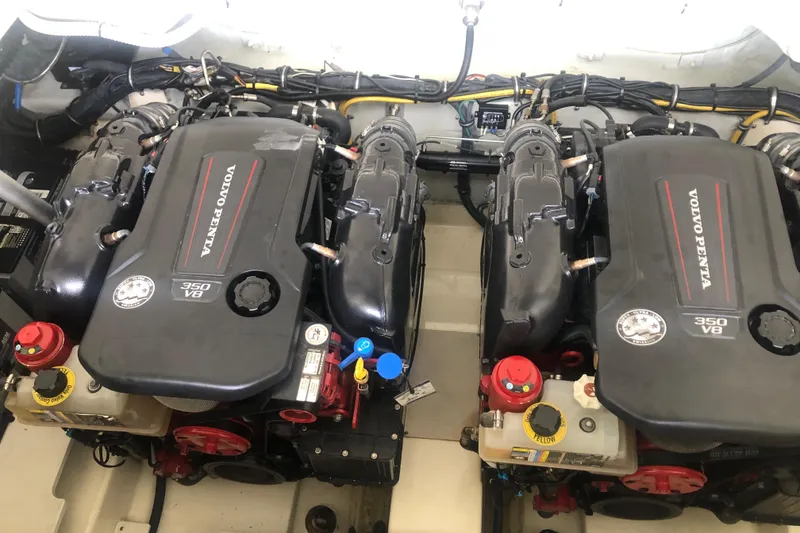 Slide: The Image of Chris-Craft Launch 31 GT 2020 - 75