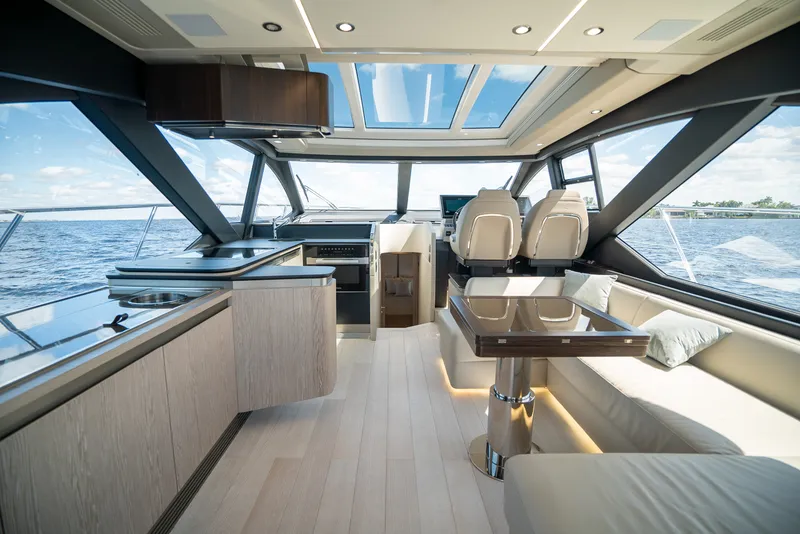 Slide: The Image of Azimut S6 2025 - 10