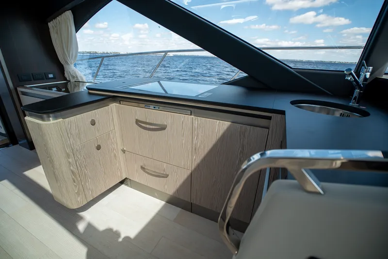 Slide: The Image of Azimut S6 2025 - 18