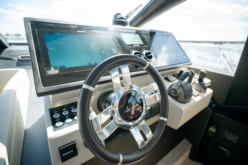 Slide: The Image of Azimut S6 2025 - 20