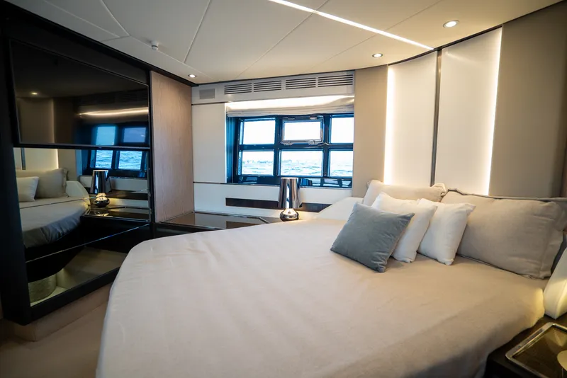 Slide: The Image of Azimut S6 2025 - 37