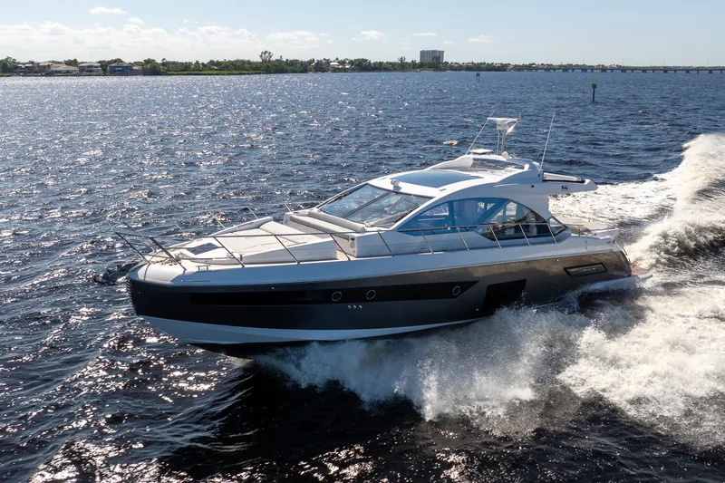 Slide: The Image of Azimut S6 2025 - 44