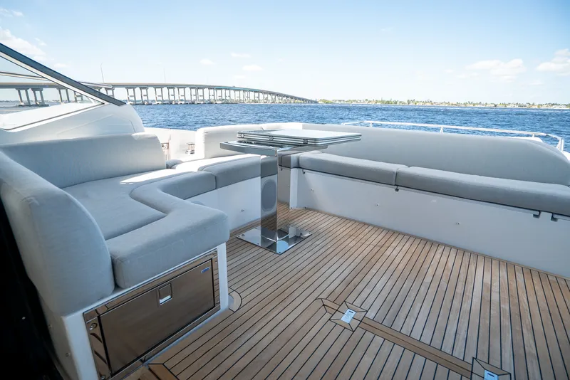 Slide: The Image of Azimut S6 2025 - 7