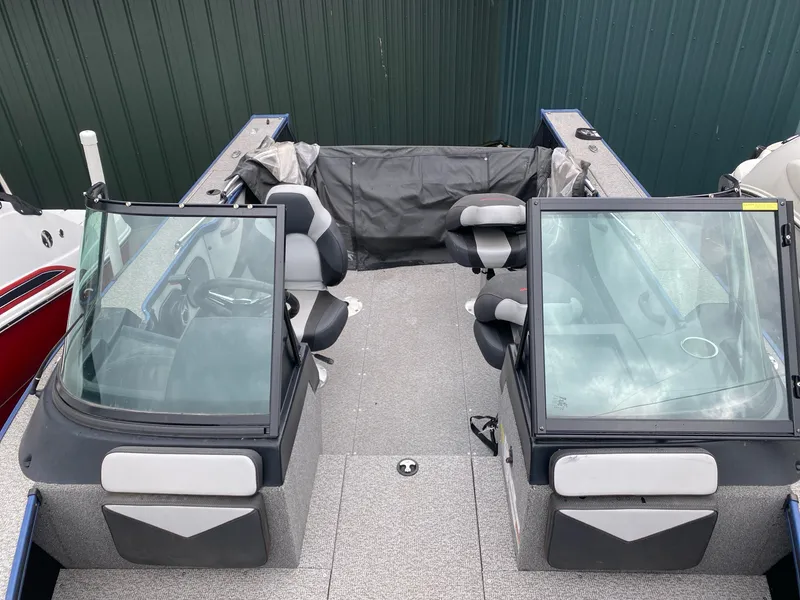Slide: The Image of Alumacraft Trophy 185 Sport 2023 - 13